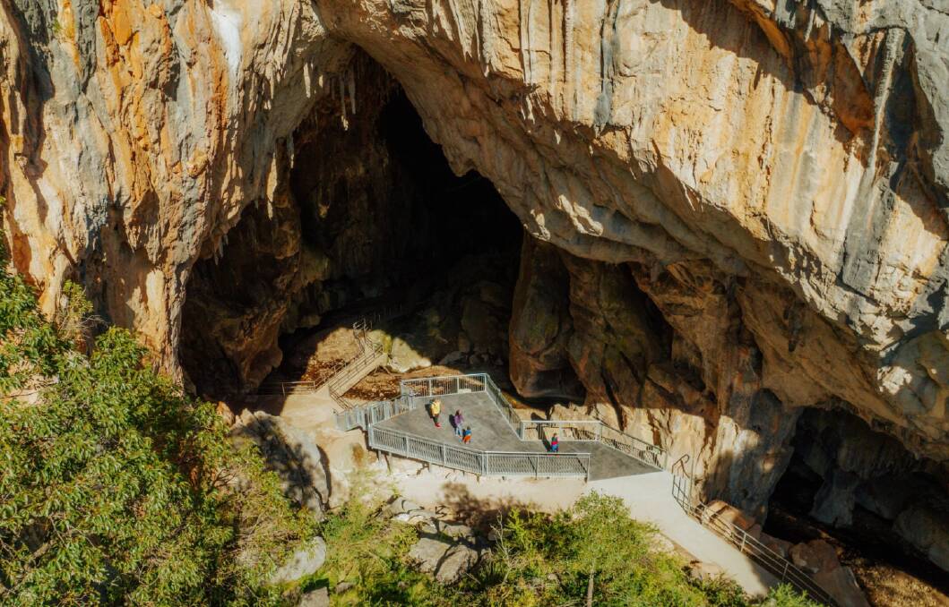 The Victoria Arch at Wombeyan Caves now has an accessible viewing platform. Picture by D Parsons, NSW Department of Climate Change, Energy, Environment and Water.