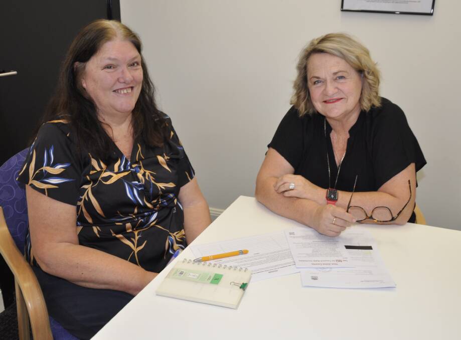 Goulburn Ratepayers Action Group president, Nina Dillon discusses a petition against the council's proposed rate rise with MP Wendy Tuckerman. Picture by Louise Thrower. 